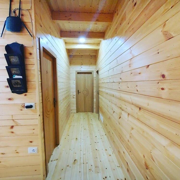 Bujtina Dini Hotell Rubik Exteriör bild