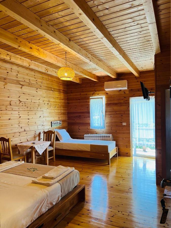 Bujtina Dini Hotell Rubik Exteriör bild