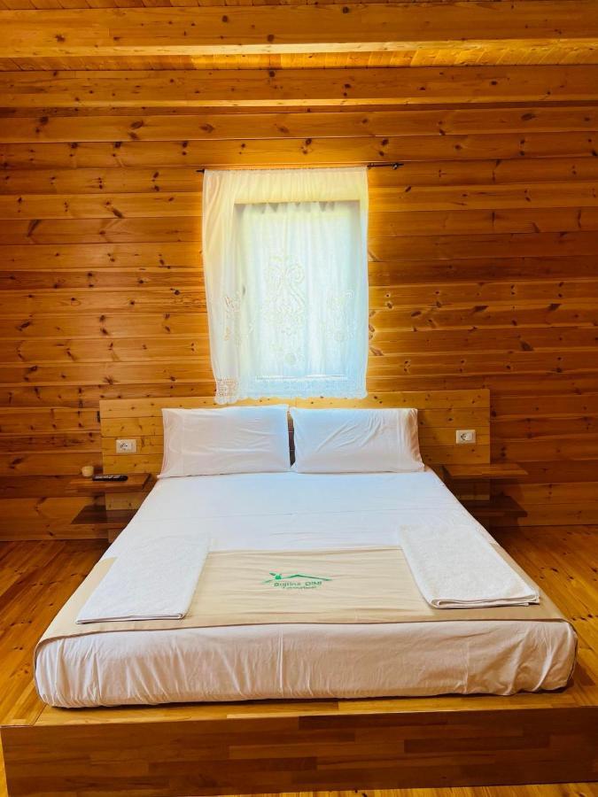 Bujtina Dini Hotell Rubik Exteriör bild